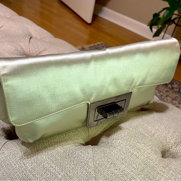 Chanel Giant Silk 2.55 Reissue Turn Lock Flap Clutch - Picture 5 of 14